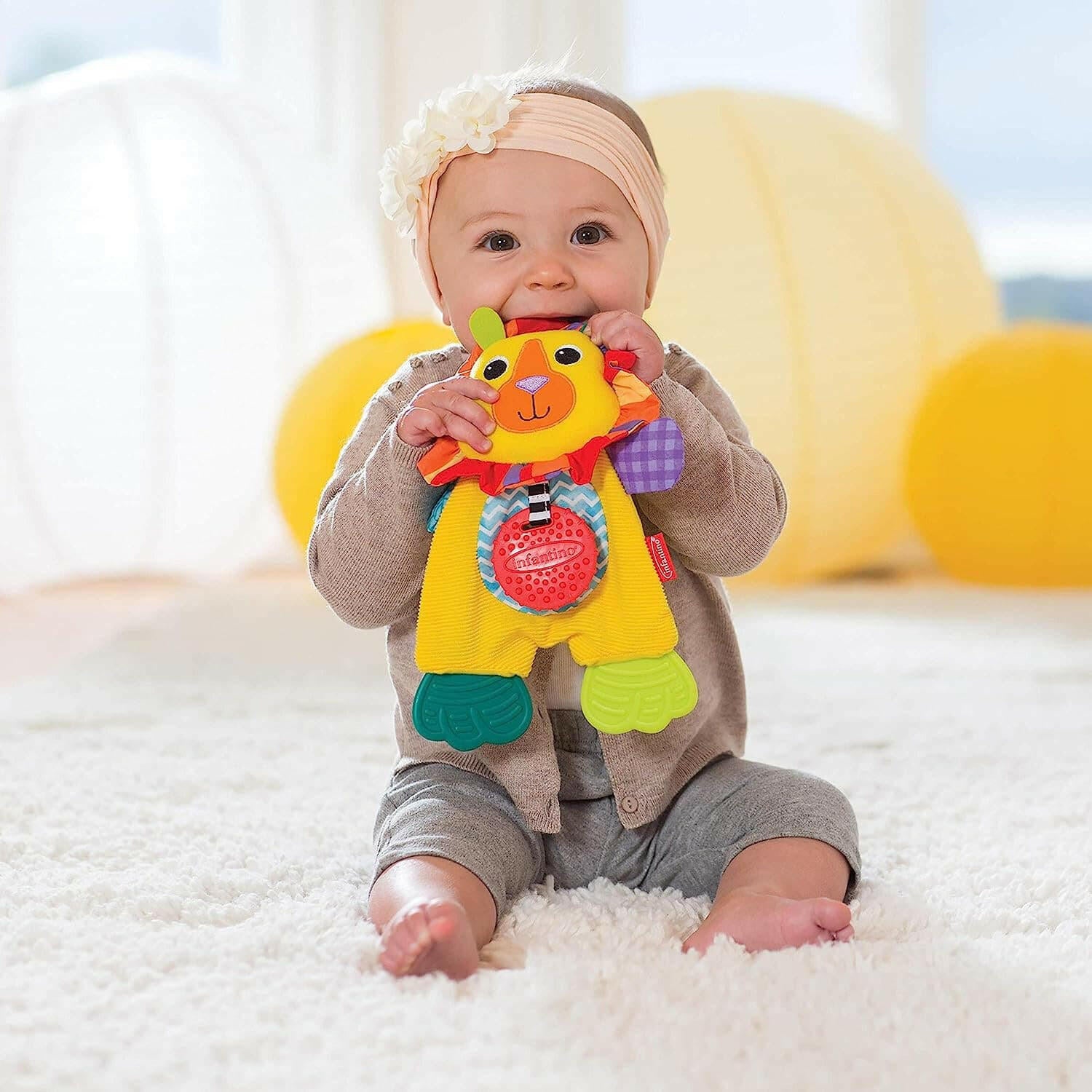 Infantino Cuddly Teether - Lion.