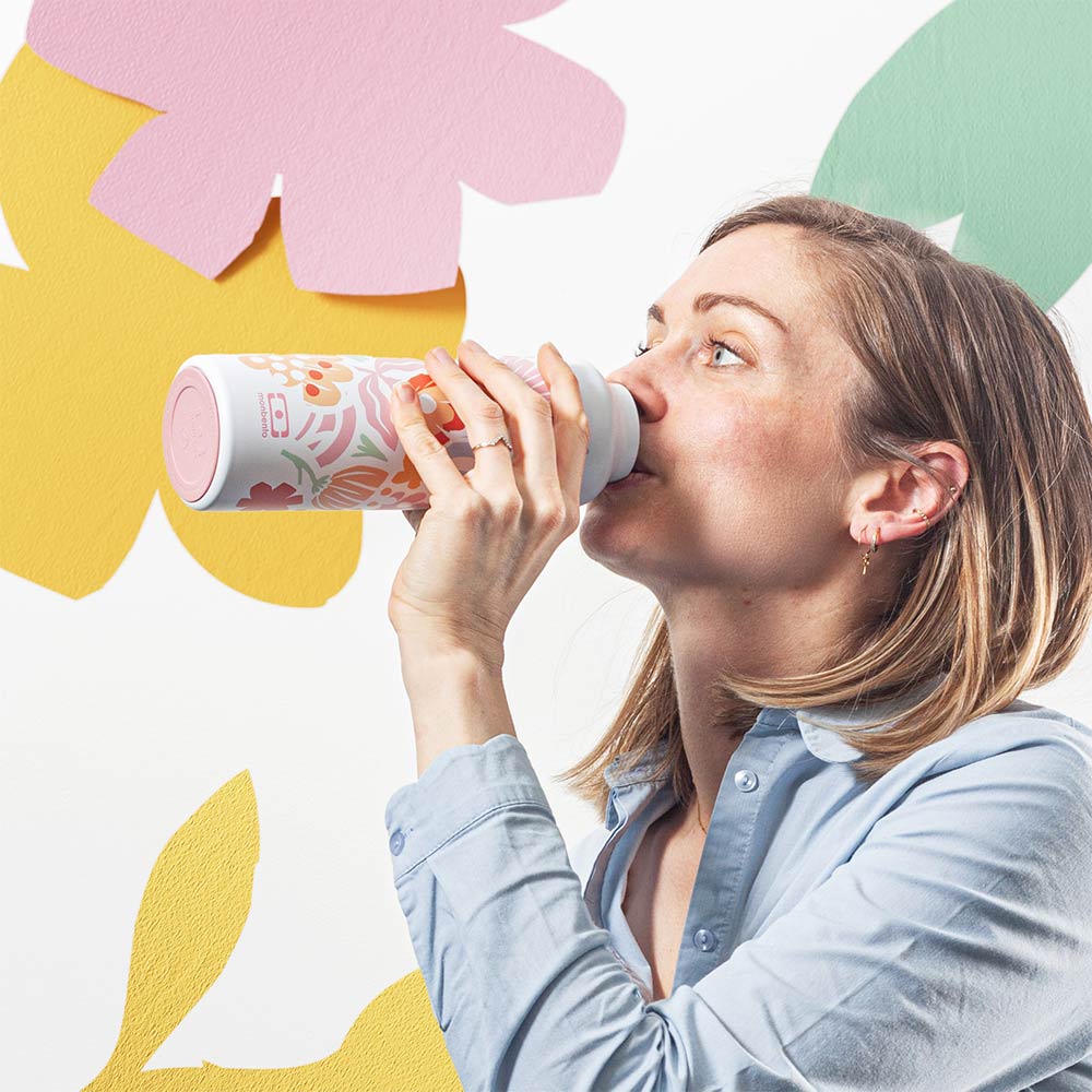 زجاجة مونبينتو الفولاذية - قصاصات ورق (500ml)