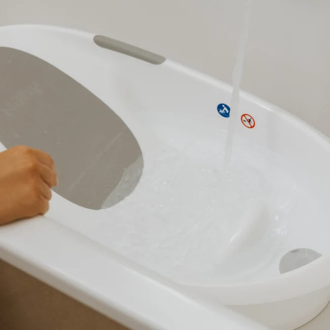 حوض استحمام Nuby للأطفال (أبيض)