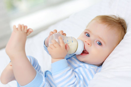 infant hungry signs