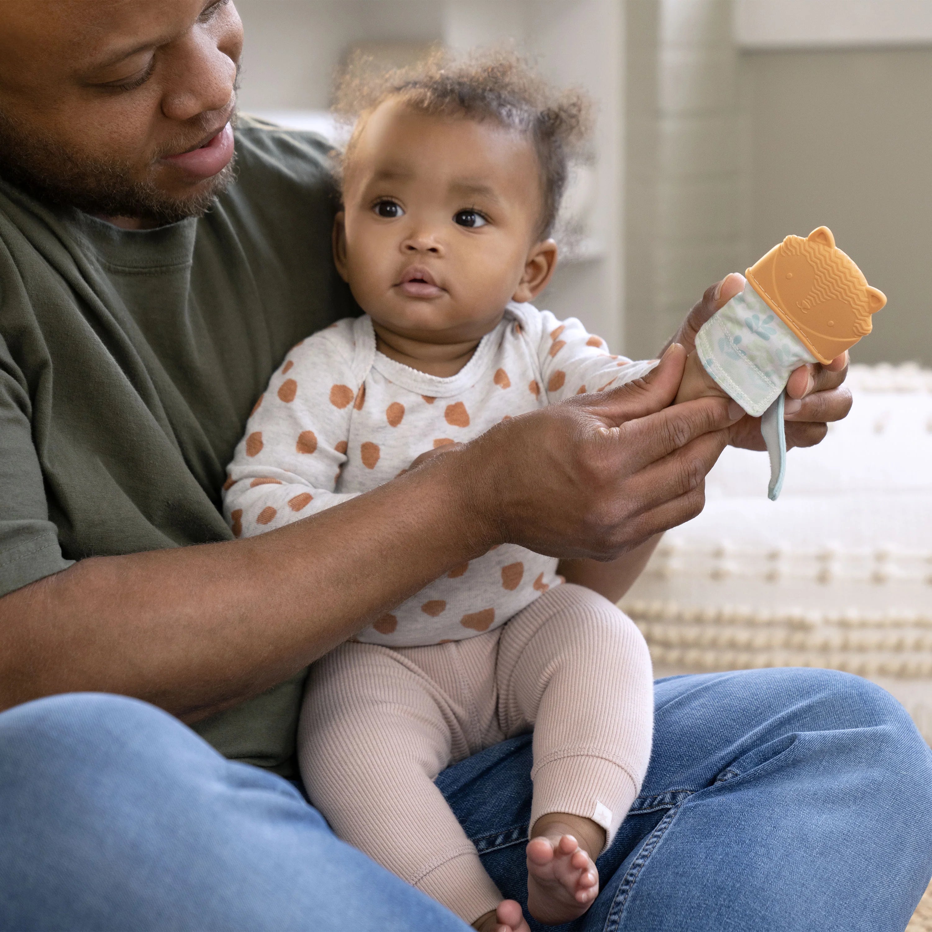 Ingenuity Teether Mitt Peg Toy