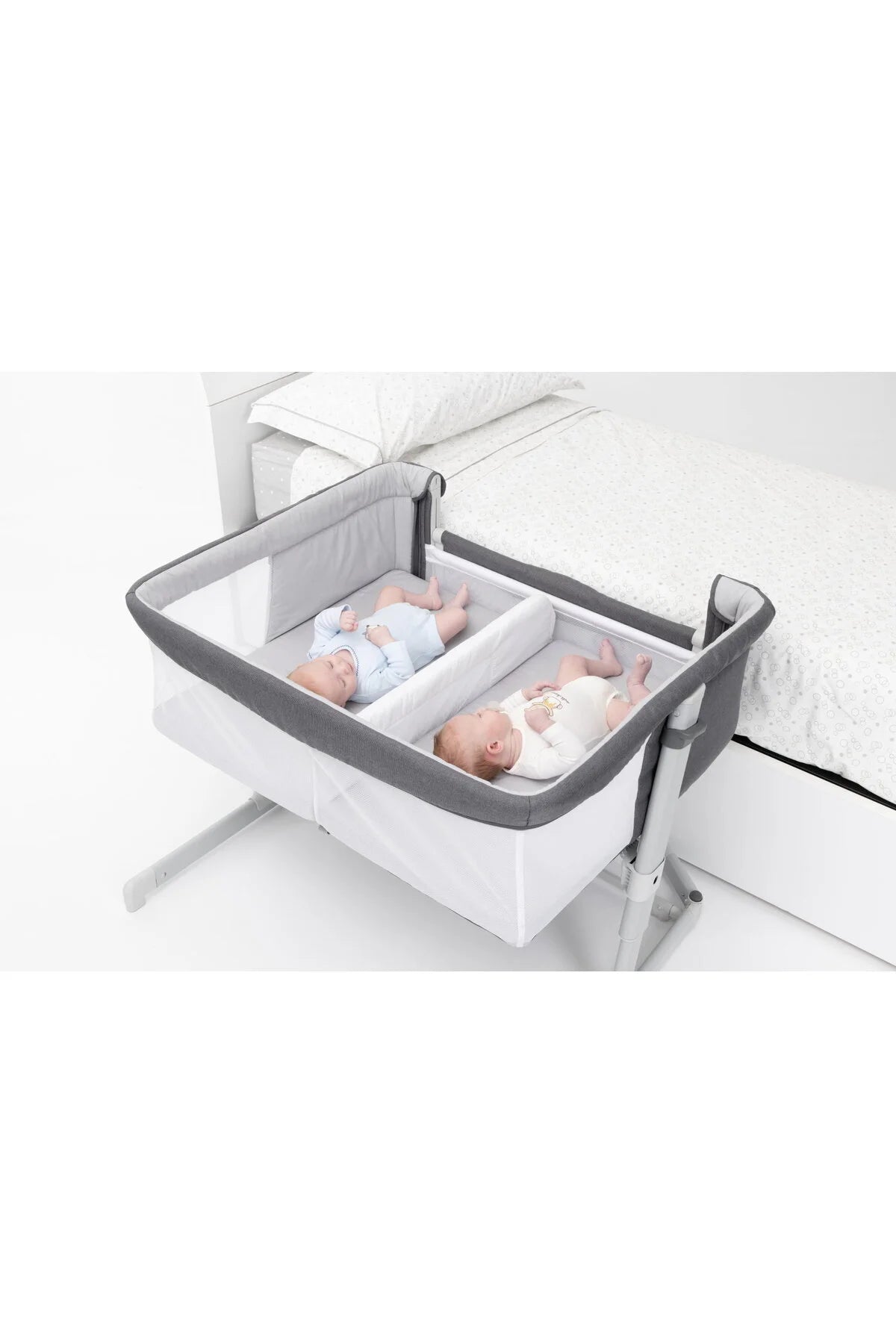 Chicco Next2Me Twins Co-Sleeping Crib (Magnetic Grey)