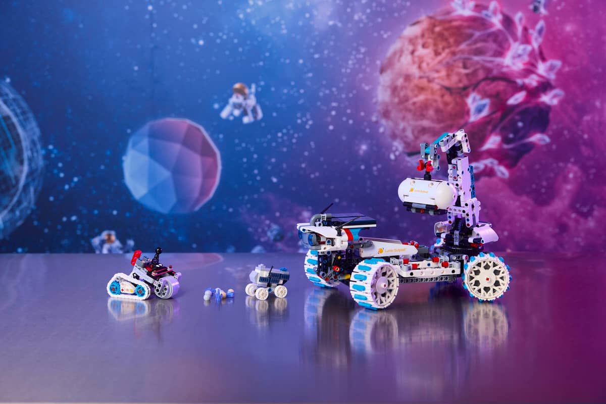 LEGO - Lunar Outpost Moon Rover Space Vehicle - 1,082 Pieces
