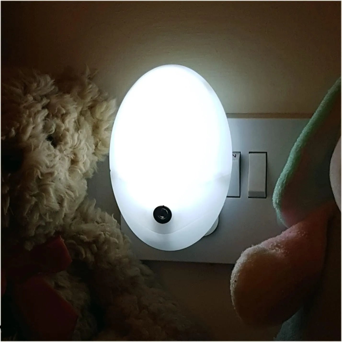 Clippasafe  Night Light With Light Sensor (White)