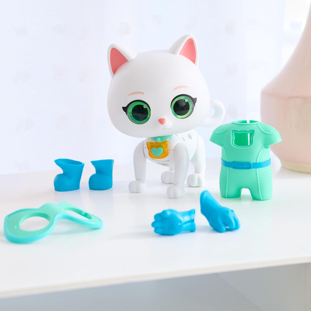 SuperKitties Bitsy Cat-Tastic Transforming Figure