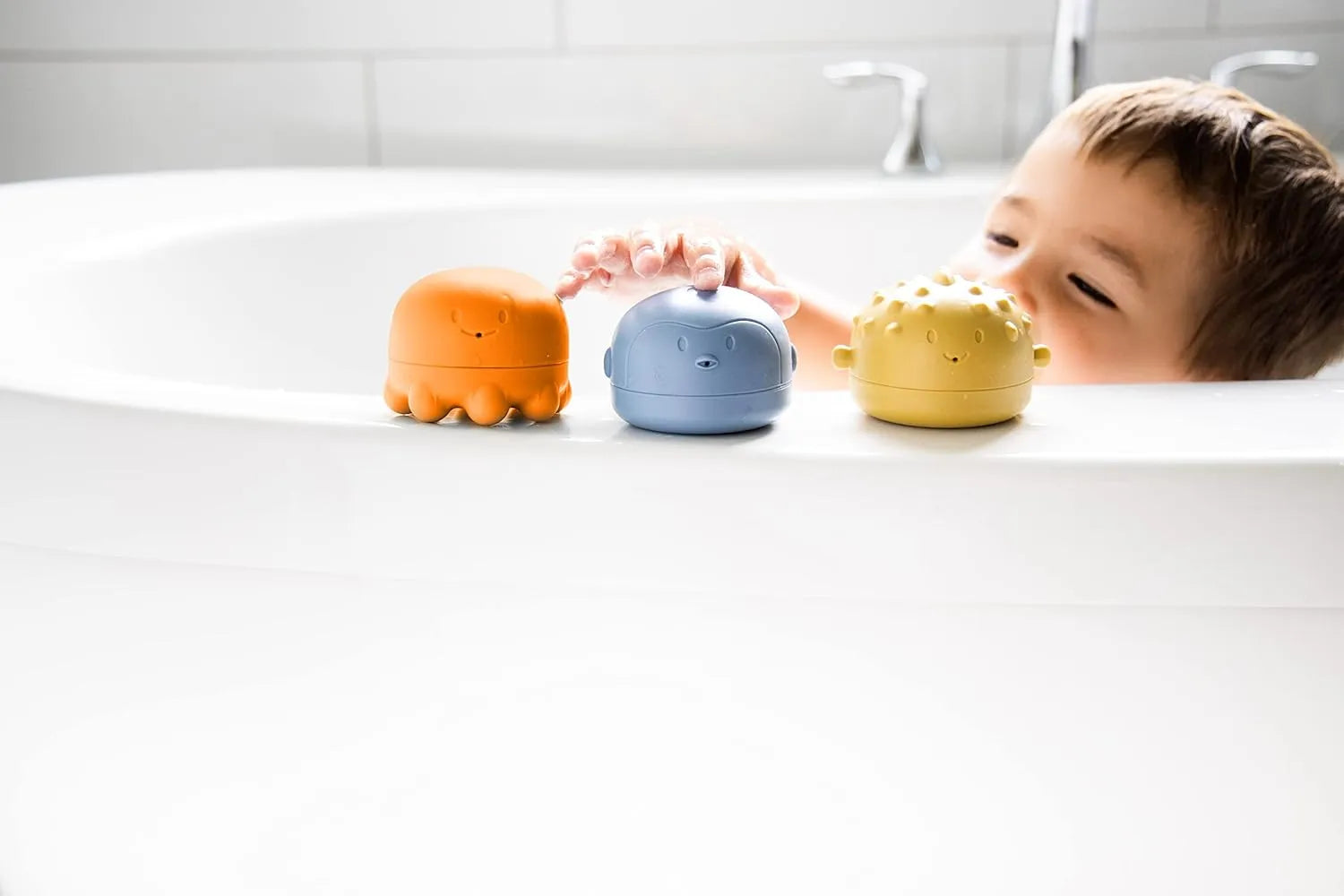 Ubbi Squeeze And Switch Bath Toys