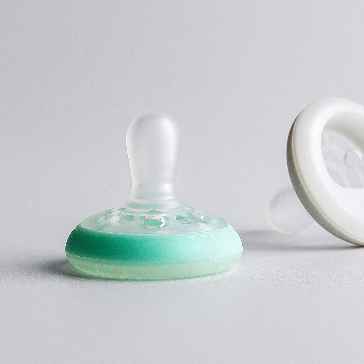 Tommee Tippee Breast-Like Soother Night, Glow in the Dark.