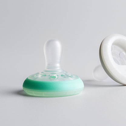 Tommee Tippee Breast-Like Soother Night, Glow in the Dark.