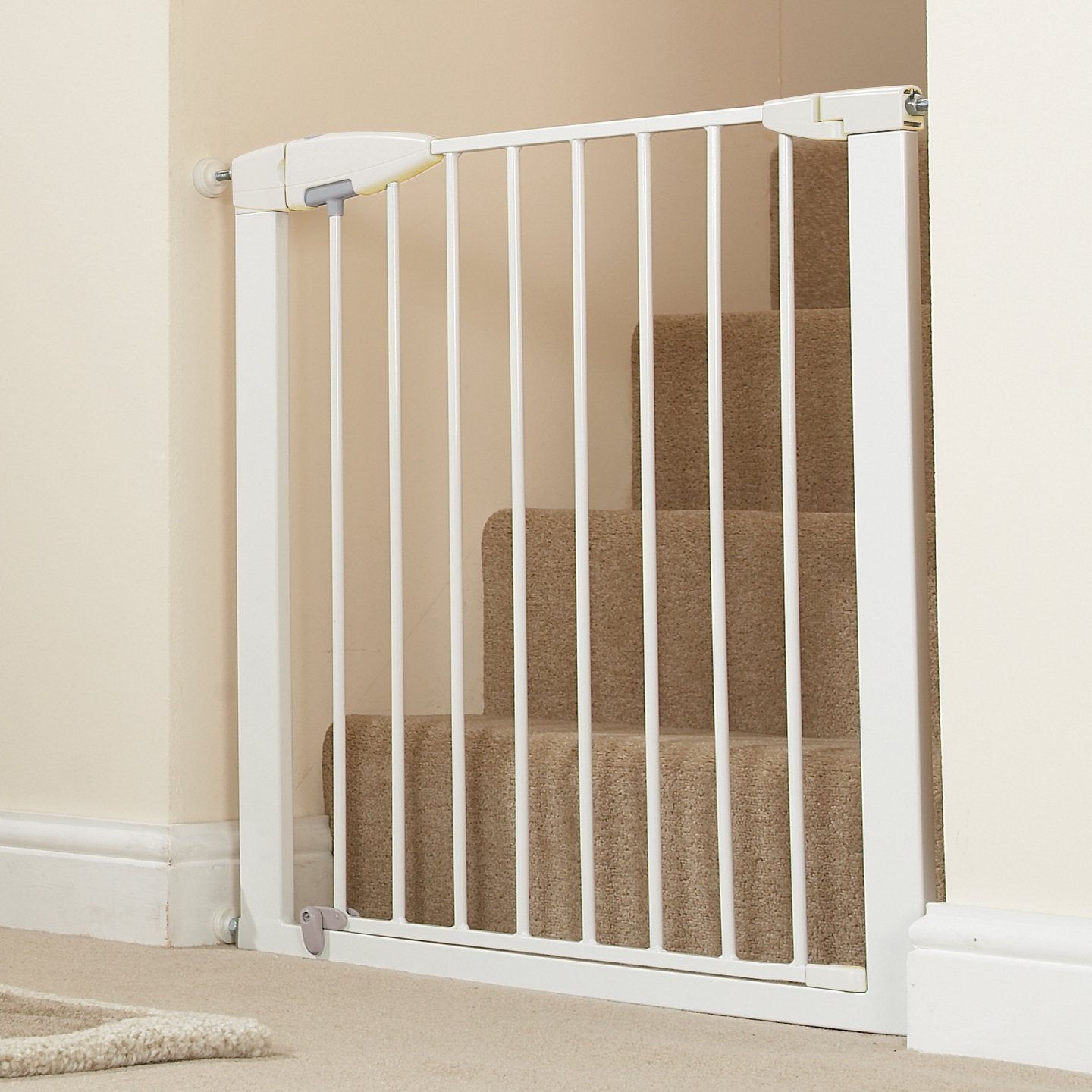 Munchkin Easy Close Pressure Mounted Baby Gate