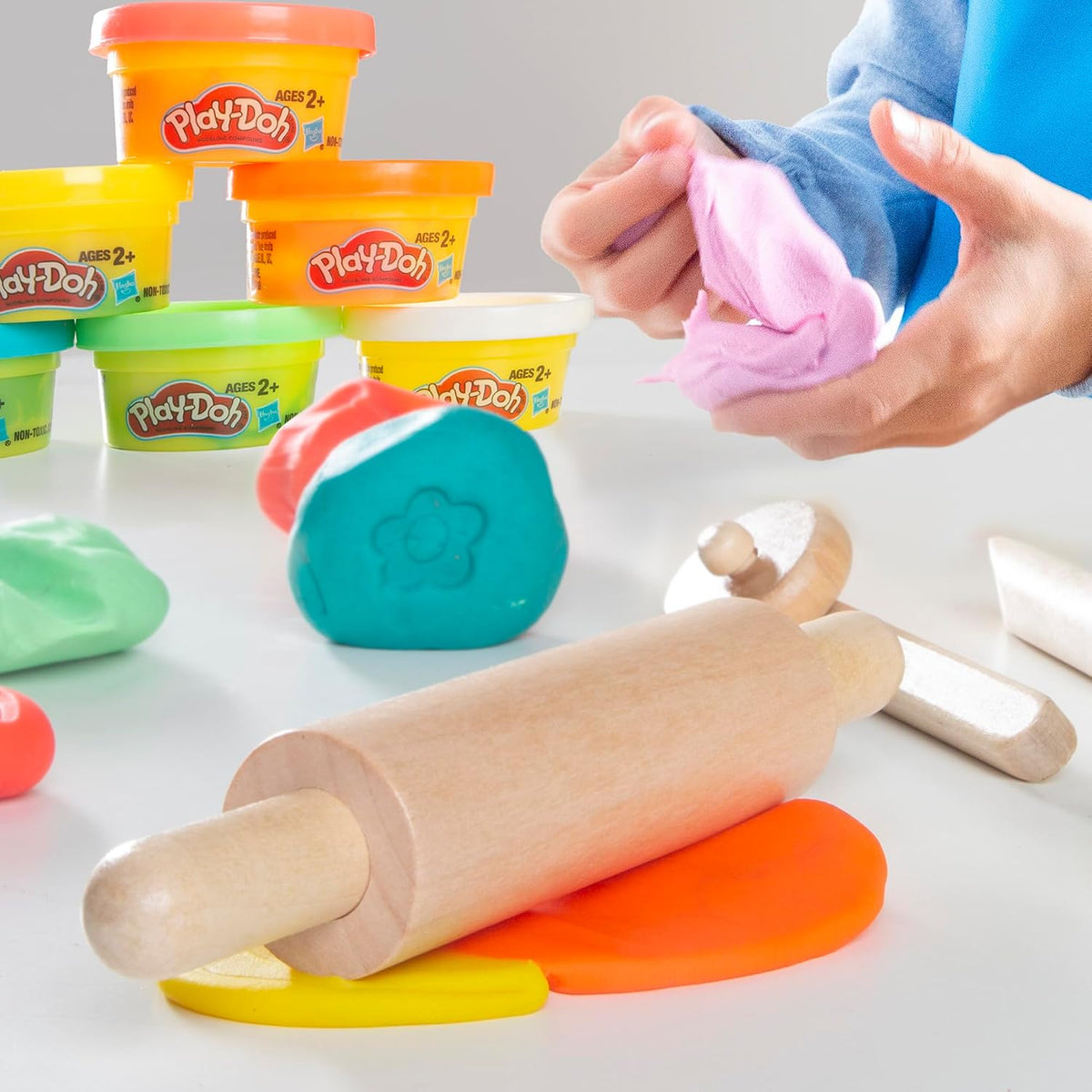 Play-Doh - Kids Starter Set – 3D Creative Mat, FSC Wooden Tools, 6 Kneading Cans