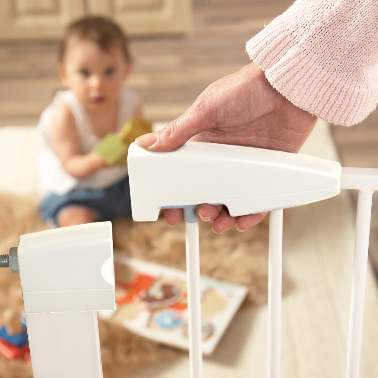 Munchkin Easy Close Pressure Mounted Baby Gate