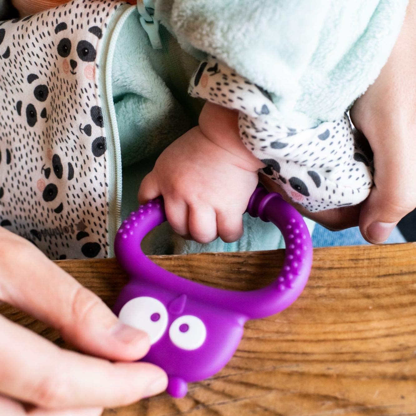 Tommee Tippee Kalani Mini Teether, Sensory Teething Toy (3 months+)