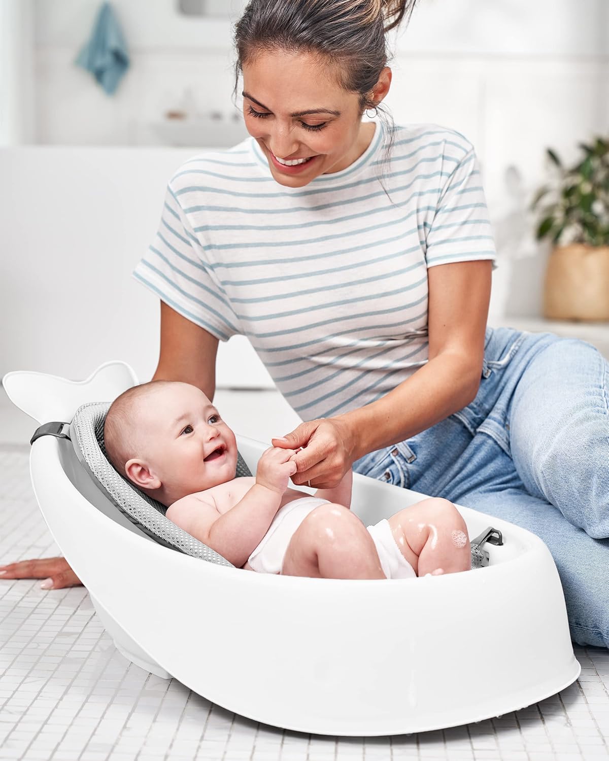 Skip Hop Moby Bathtub - 3-Stage Smart Sling Tub, Moby, White