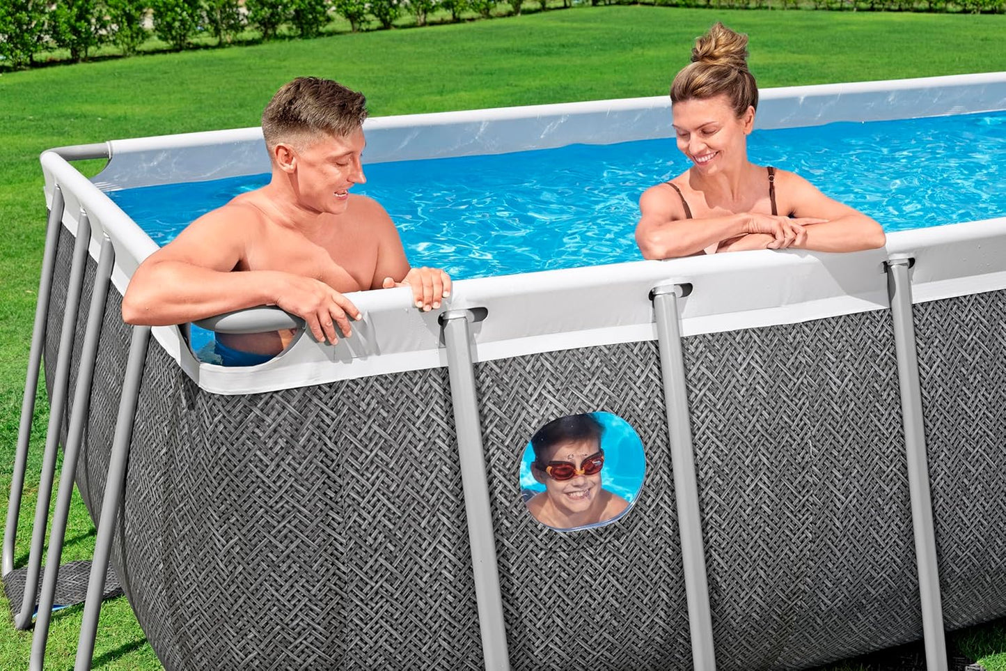 Bestway Steel Pro Max Splashview Rectangular Pool Set (16' x 8' x 48"/4.88m x 2.44m x 1.22m)
