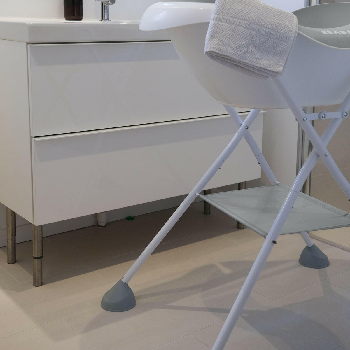 BEABA Bath & Changing Table Stand – Light Mist.