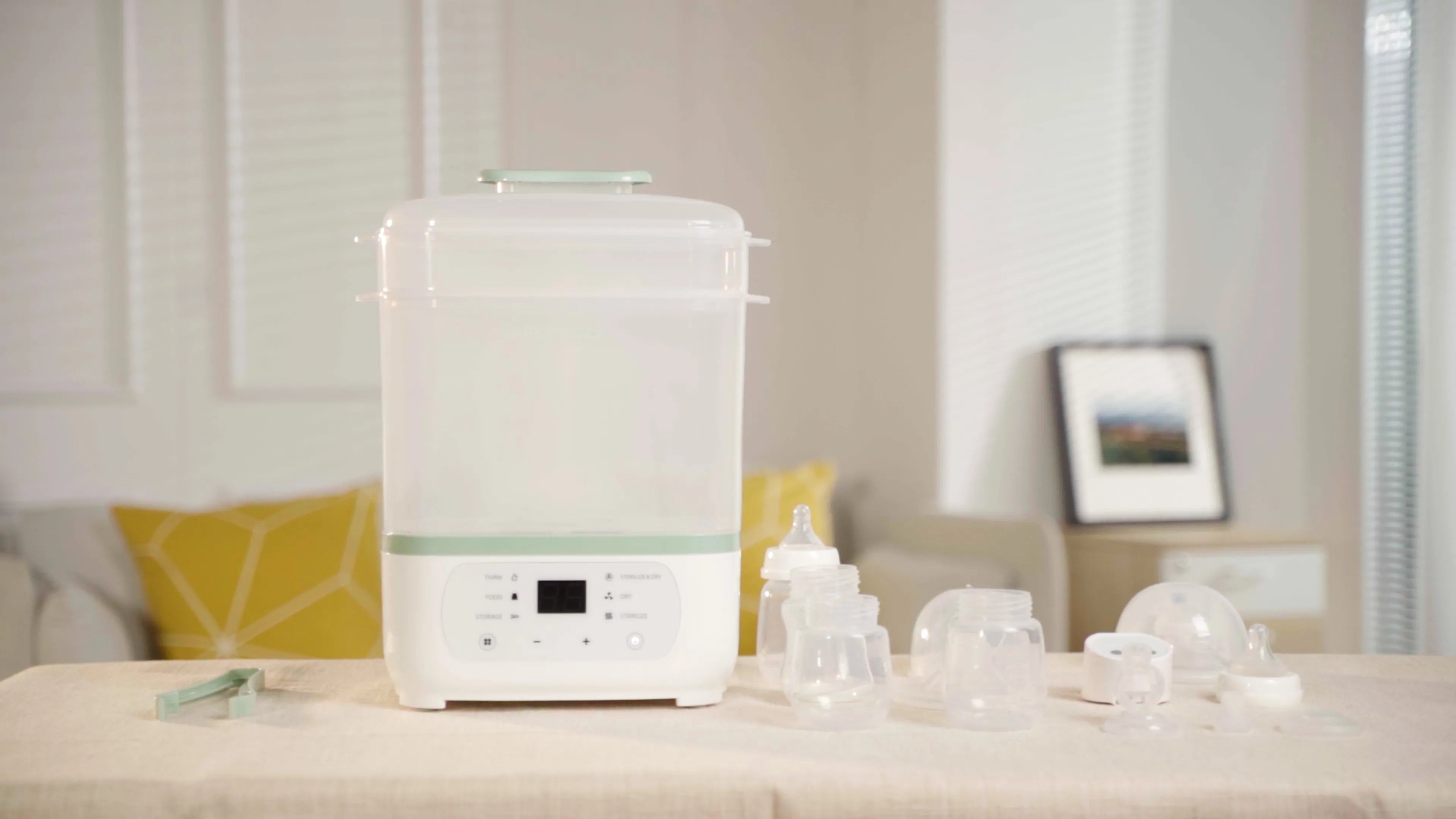 Momcozy Bottle 8 in 1 Sterilizer and Dryer