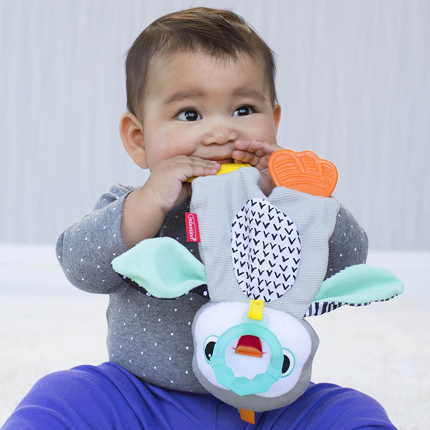 Infantino Cuddly Teether - Penguin.