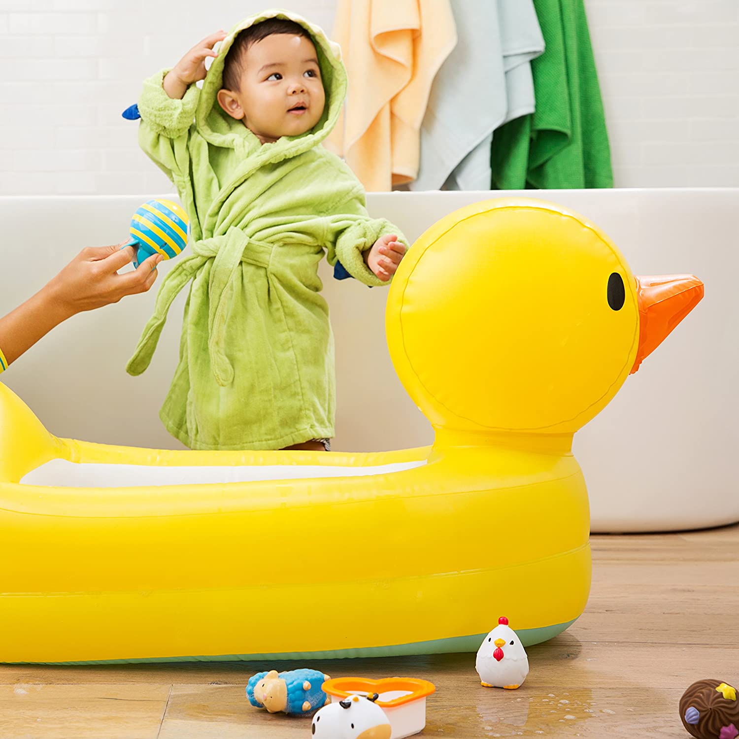 Munchkin Duck Inflatable Baby Bathtub with White Hot Heat Alert.