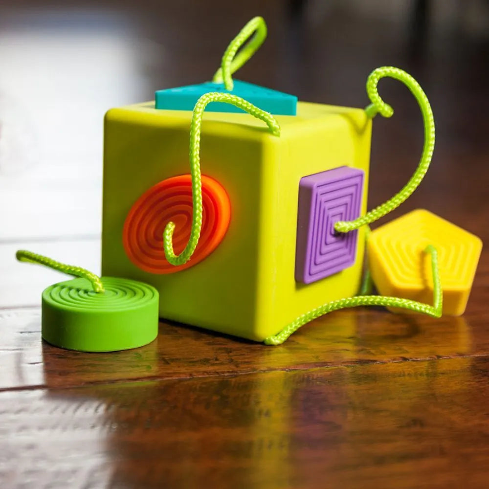 Fat Brain Toys Oombee Cube