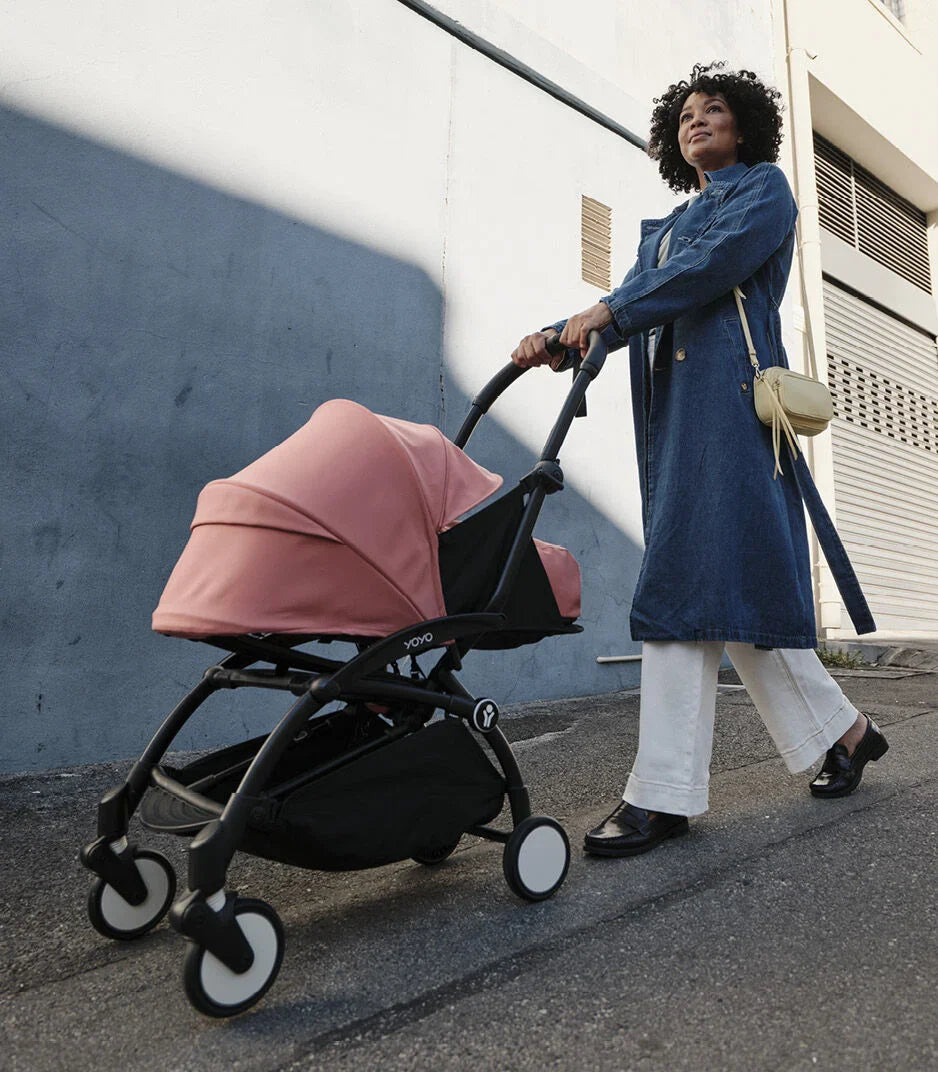 Stokke YOYO³ Black Frame With 0+ Newborn Pack