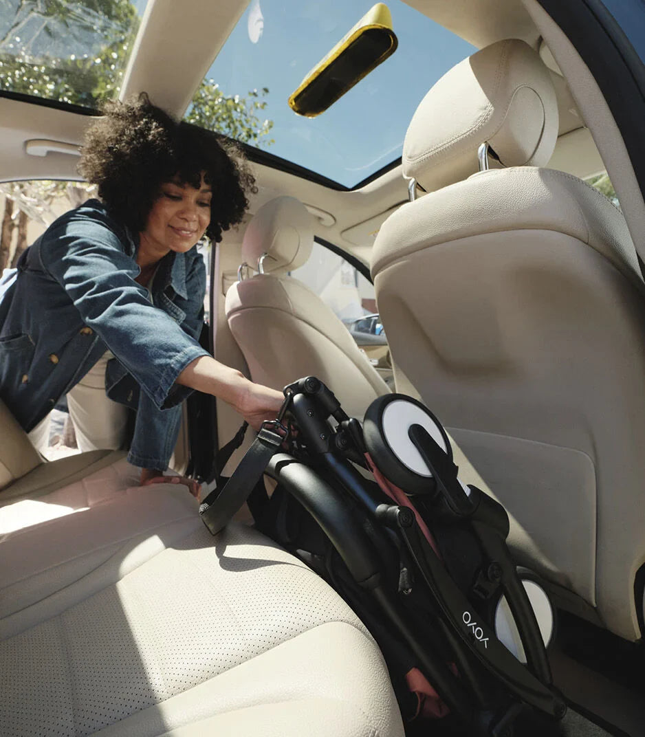 Stokke YOYO³ Black Frame With 0+ Newborn Pack