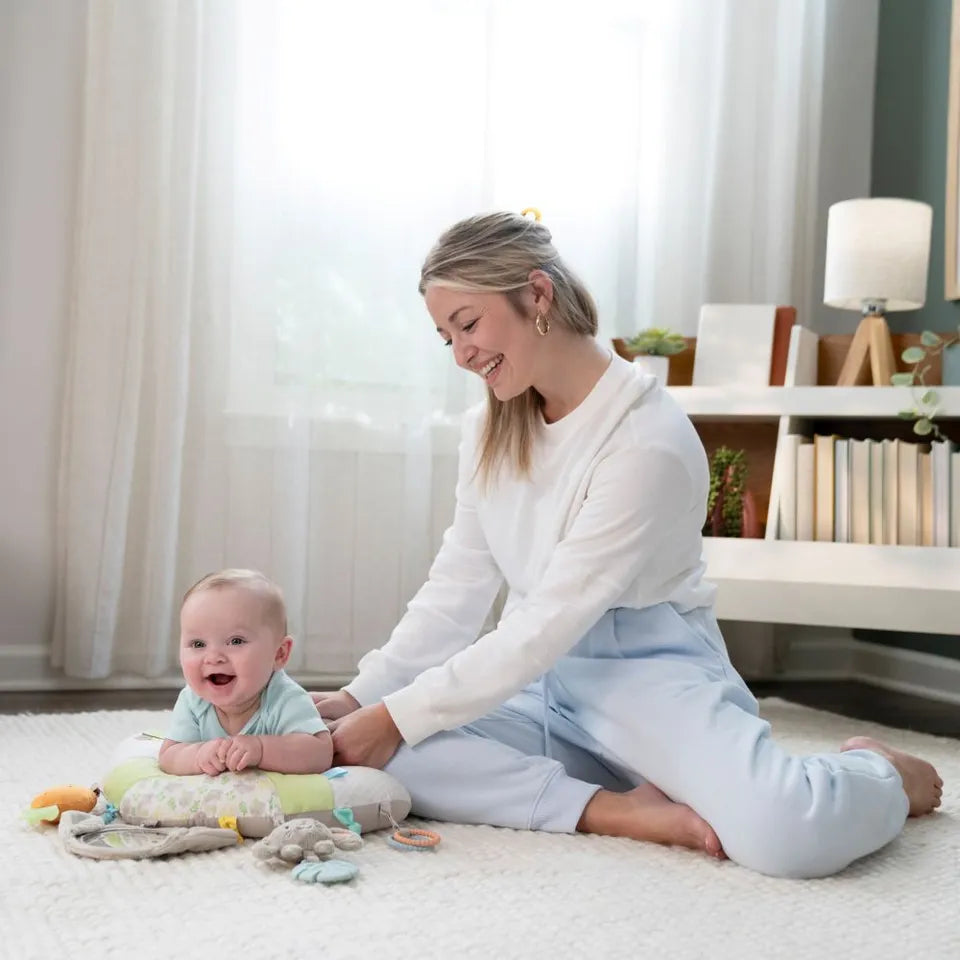Ingenuity - Cozy Sylvi Tummy Time Activity Pillow - Multicolor