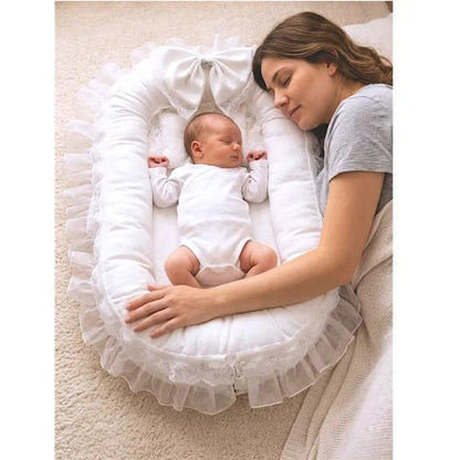 Kinder Valley Signature Baby Carry Nest (White)