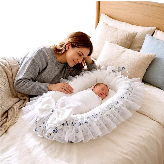 Kinder Valley Signature Baby Carry Nest (White)