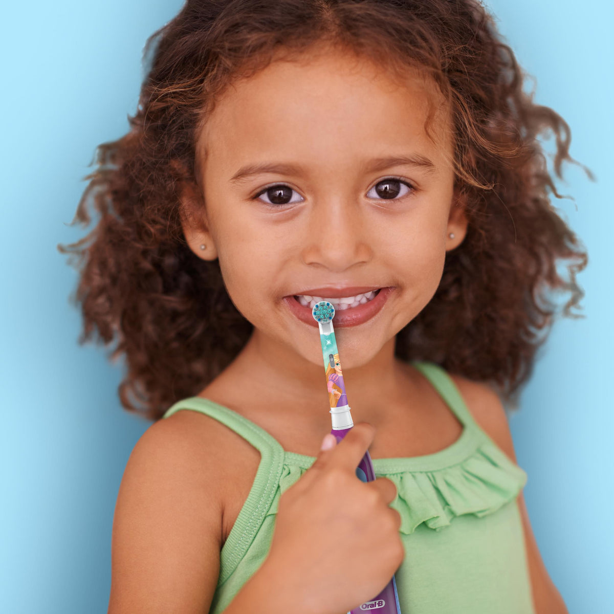 Oral-B Kids Battery Powered Toothbrush With Kids Replacement Brush Head (3+ Years)