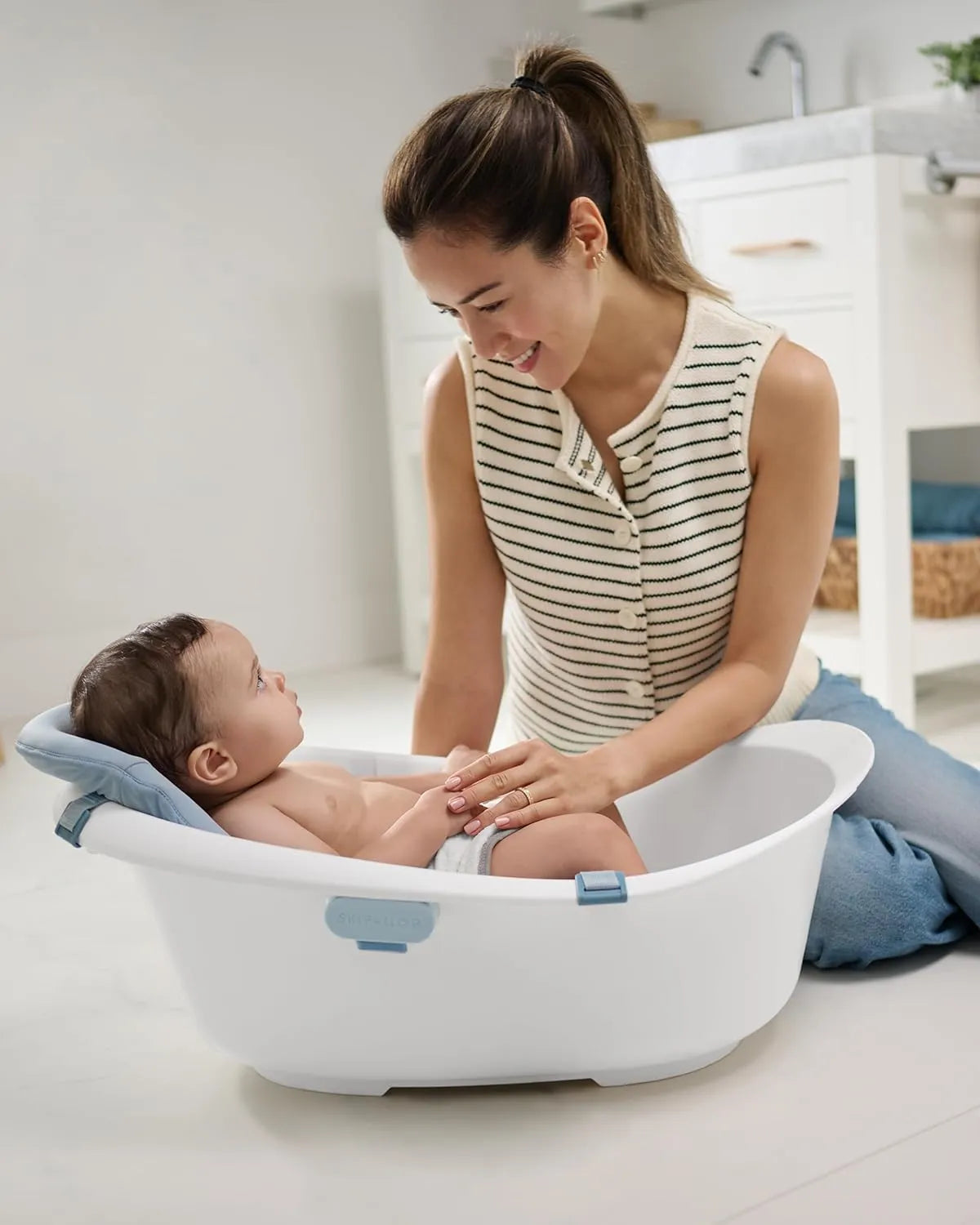 Skip Hop Wave 4-in-1 Bathtub