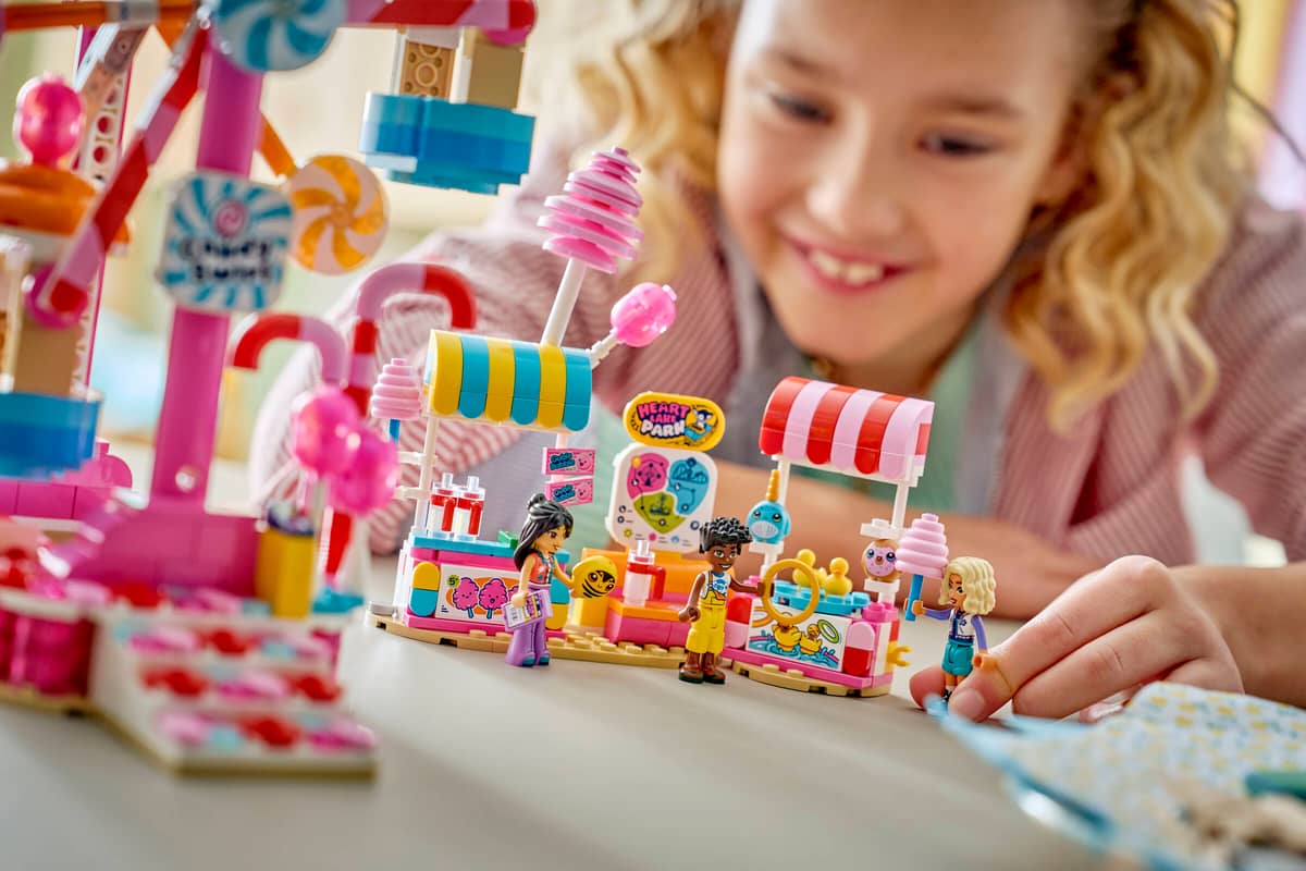 LEGO - Friends Candy & Cupcake Ferris Wheel - 602 Pieces