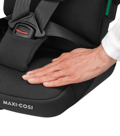 مقعد سيارة Maxi-Cosi نوماد بلس بمعيار i-Size (أسود أصيل)