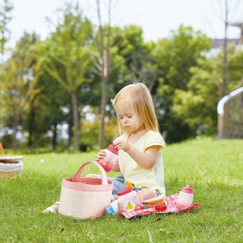 Hape Toddler Picnic Basket