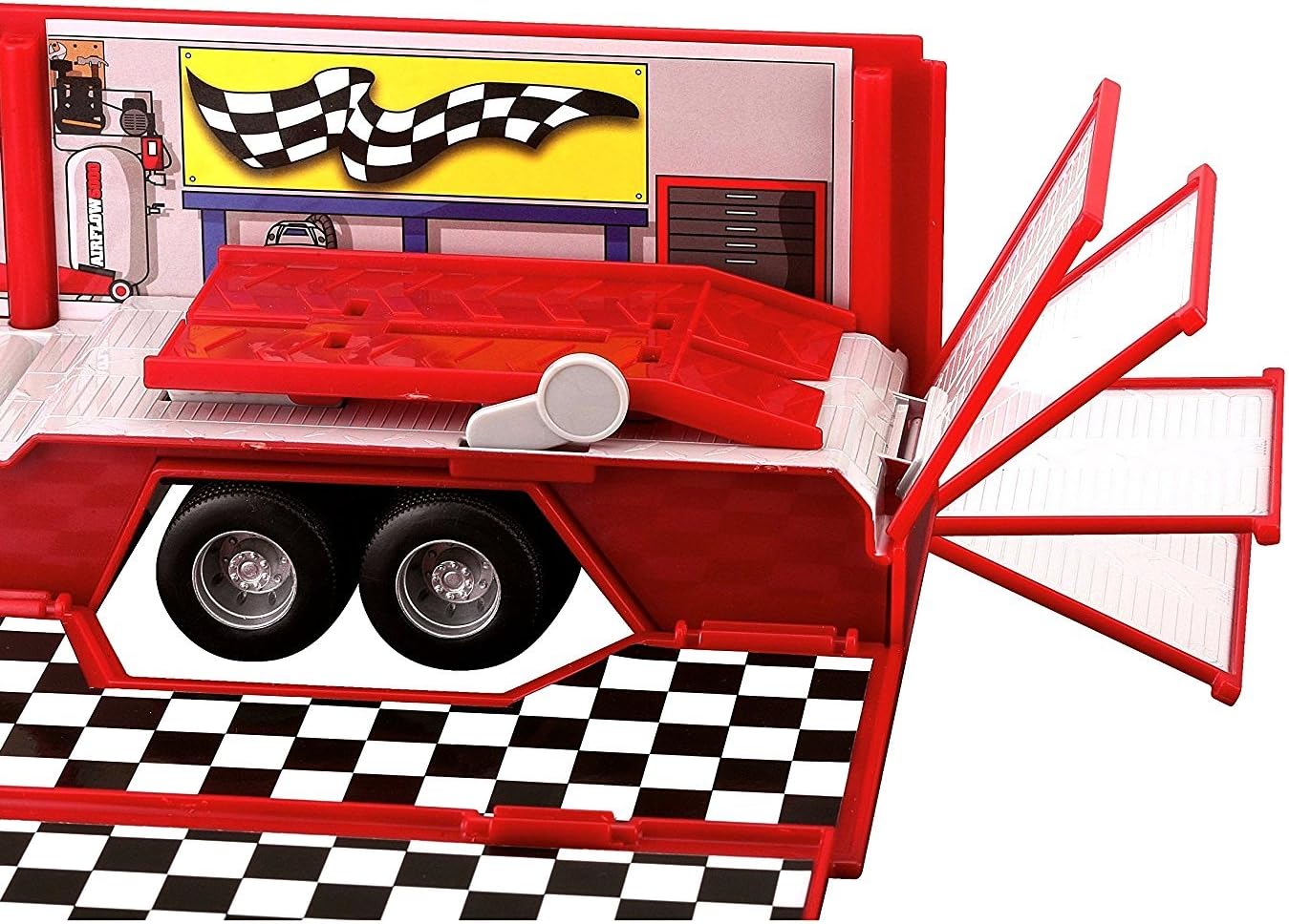 Bburago Ferrari Race & Play Racing Hauler – 1:43 Scale, Red