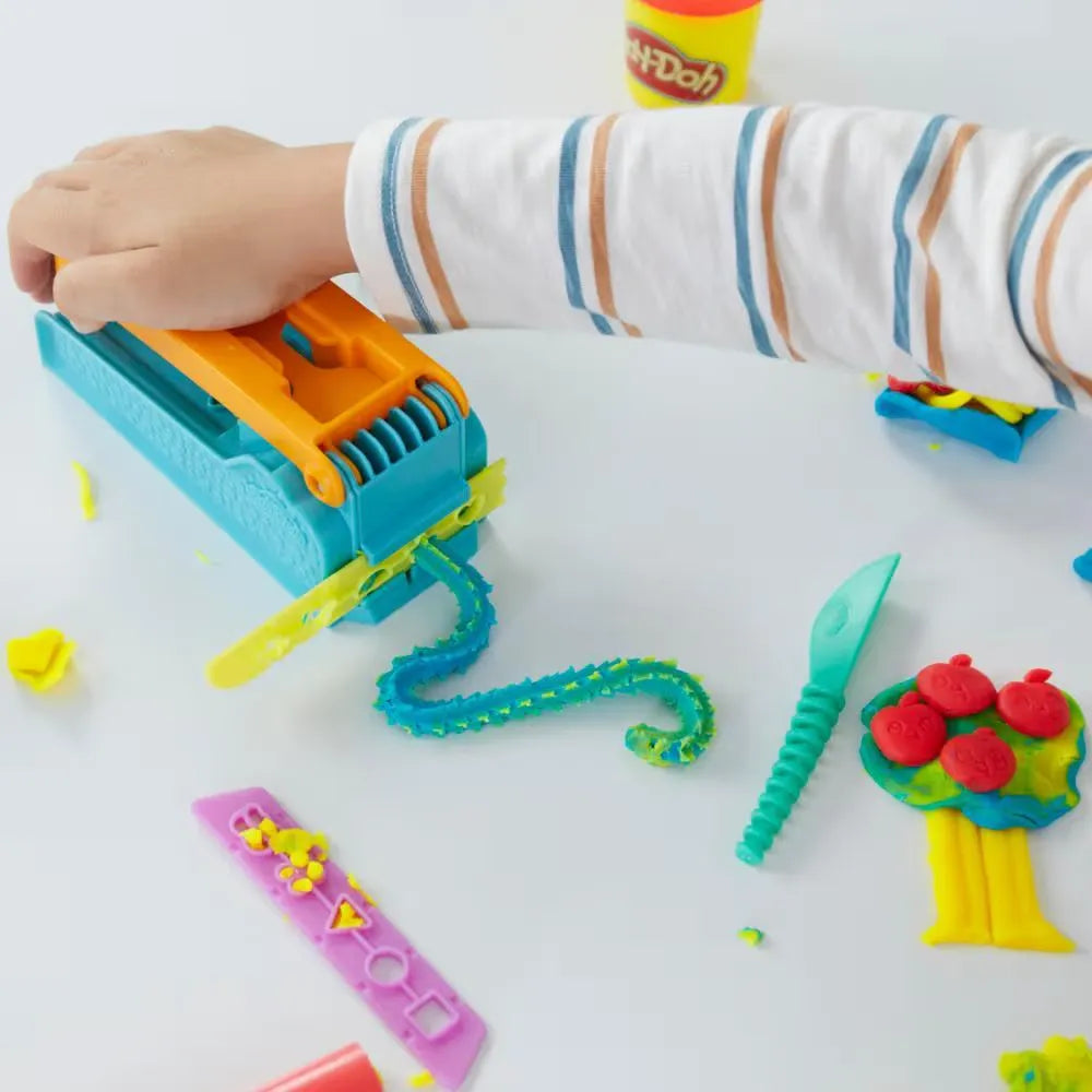 Hasbro Play Doh Fun Factory Starter Set