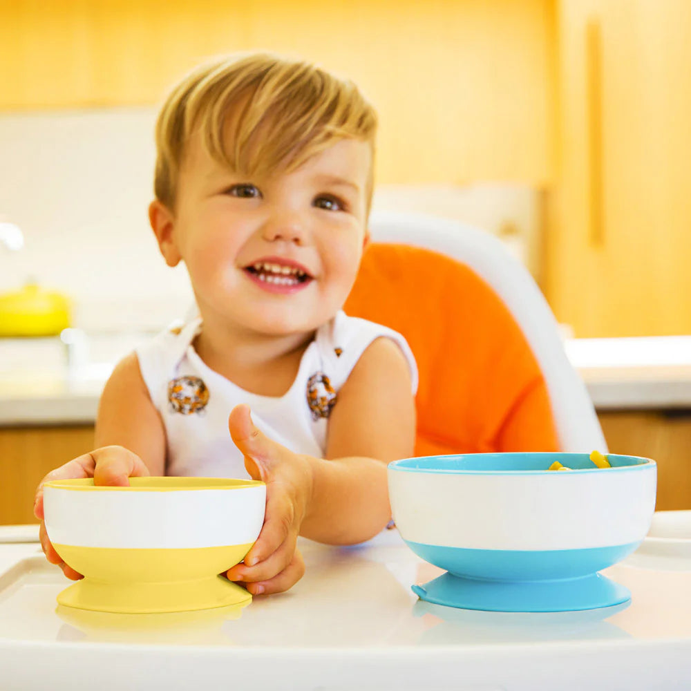 وعاء لتناول الطعام منMunchkin    يتميز بالثبات لمنع حدوث الفوضى أو انسكاب الطعام ، 3 عبوات