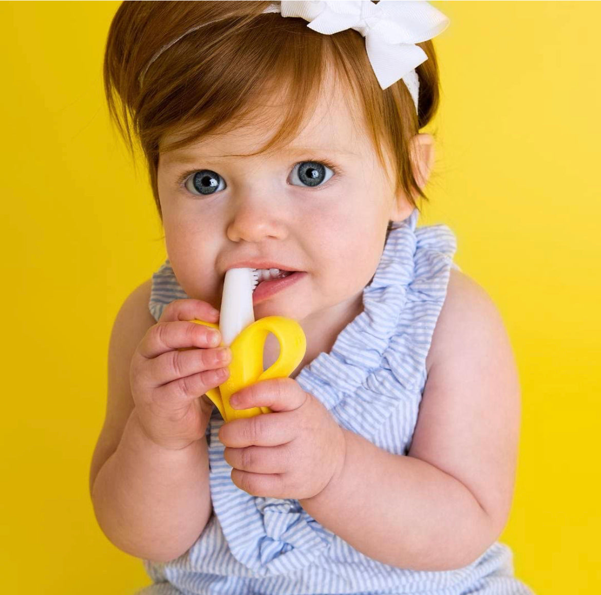 Baby Banana Brush For Infants Teeth - Yellow.